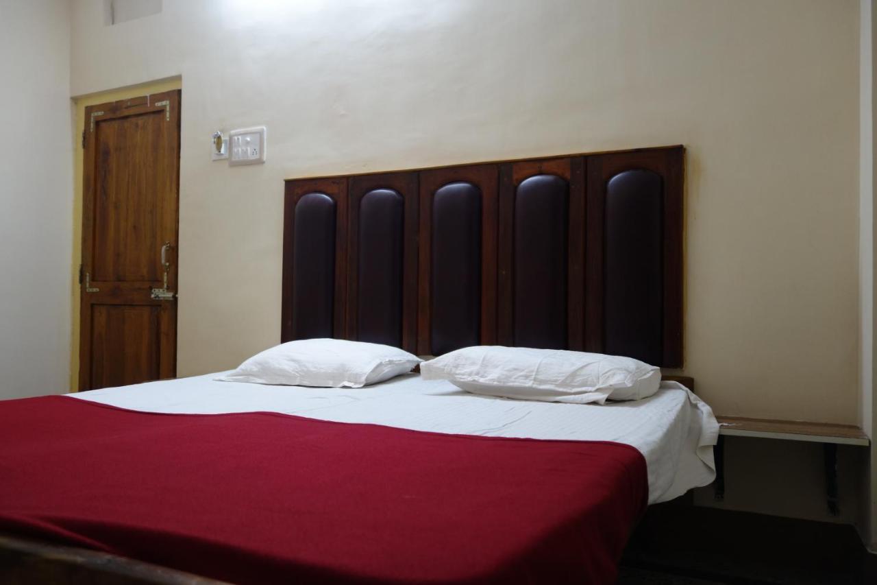Hotel Hcb Brahmapur エクステリア 写真