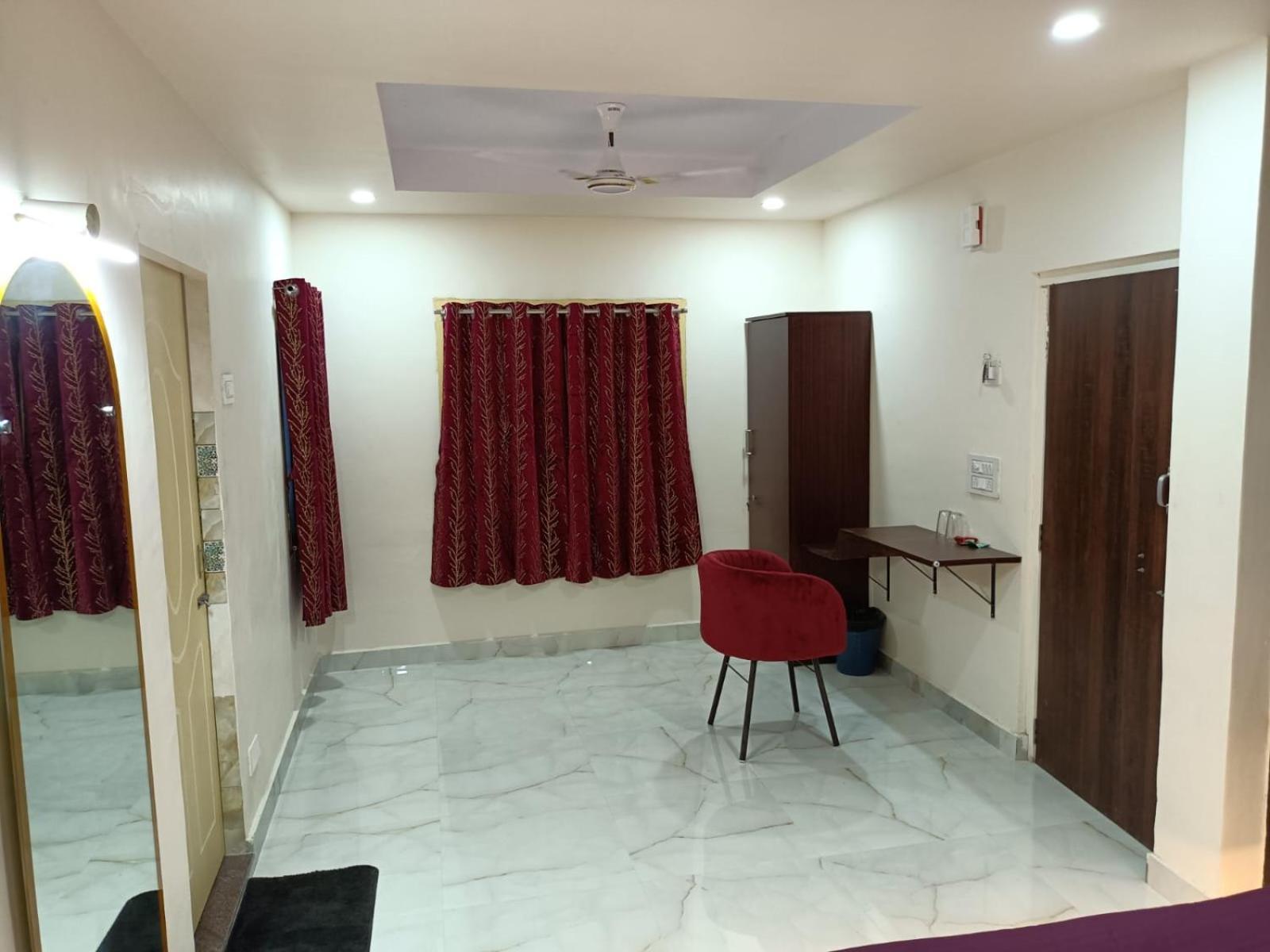 Hotel Hcb Brahmapur エクステリア 写真