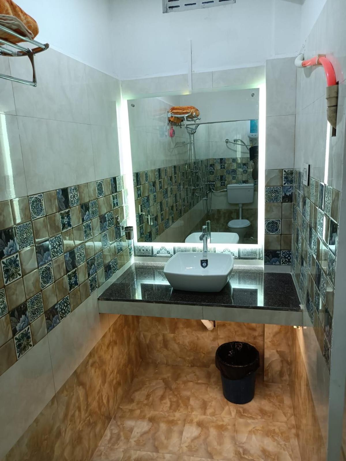 Hotel Hcb Brahmapur エクステリア 写真